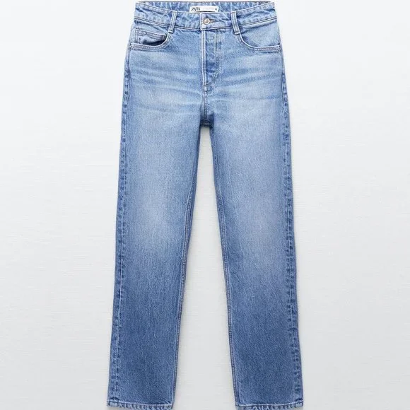 ZARA HIGH RISE ANKLE LENGHT MOM JEANS
